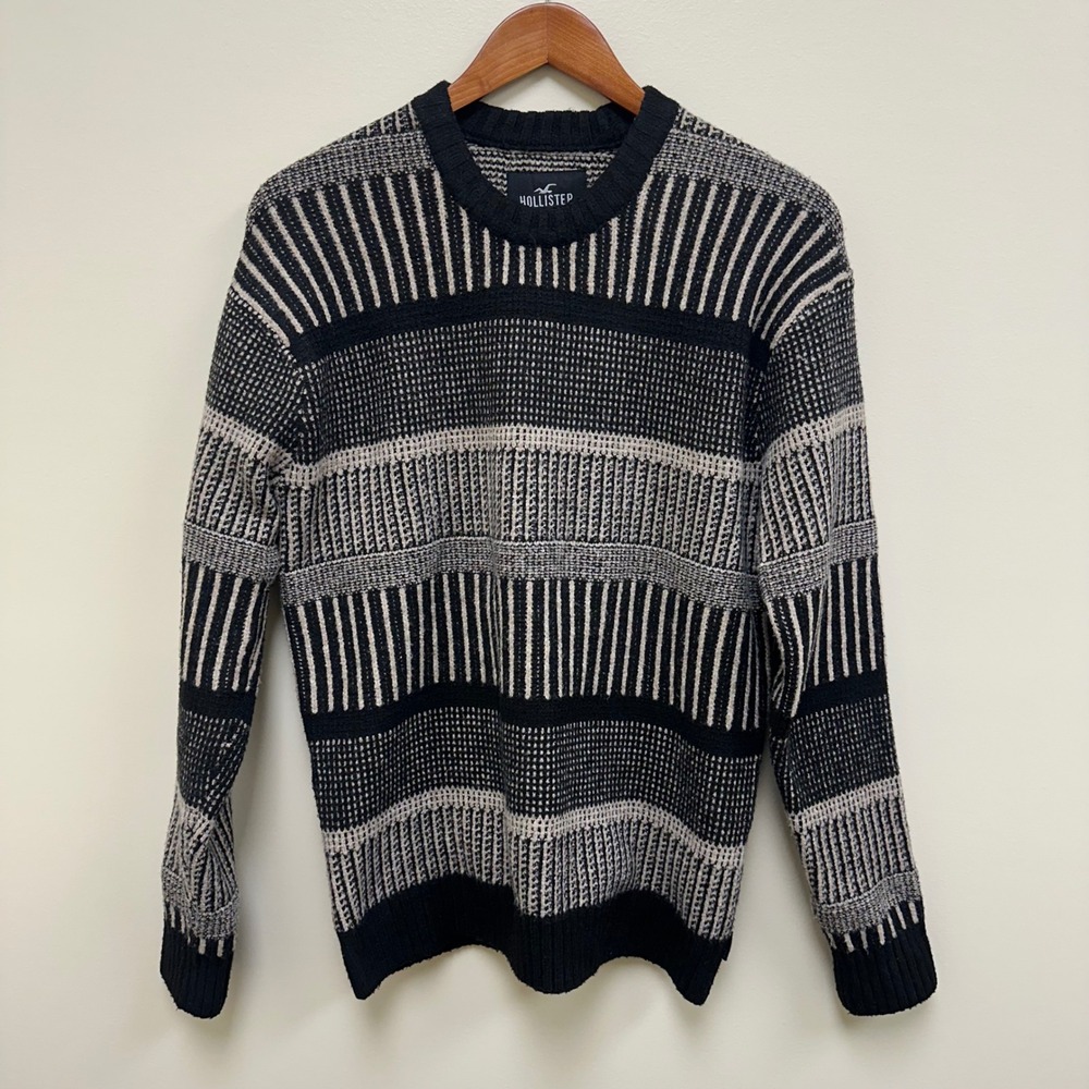 Hollister Mens XS Crew Neck Sweater Black Cream Geometric Stripe Knit Pullover